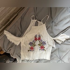 Cold shoulder white embroidered too